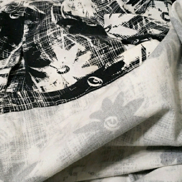 St. John Sport pleated/flared/skater skirt 2 or P - Picture 6 of 8